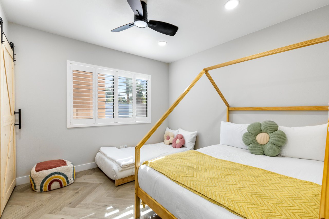 Guest room with a Full and Twin bed