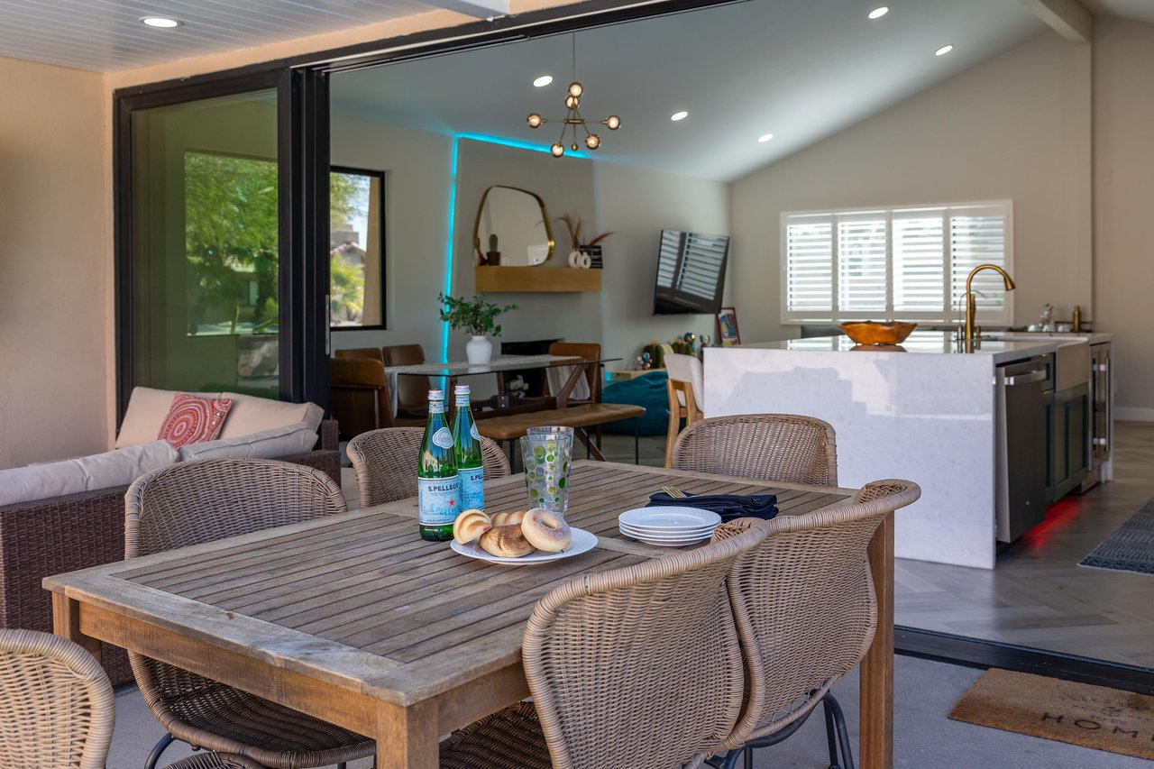 Al fresco dining for 6