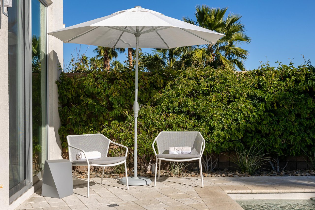 Extra spaces and areas throughout