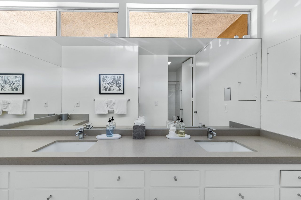 Primary bedroom En Suite bathroom