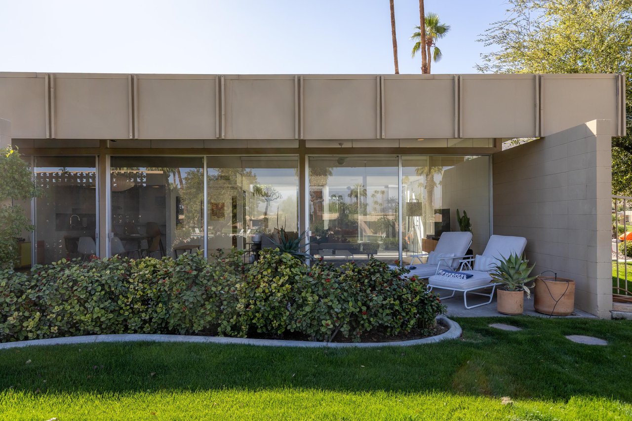 Spacious patio to enjoy