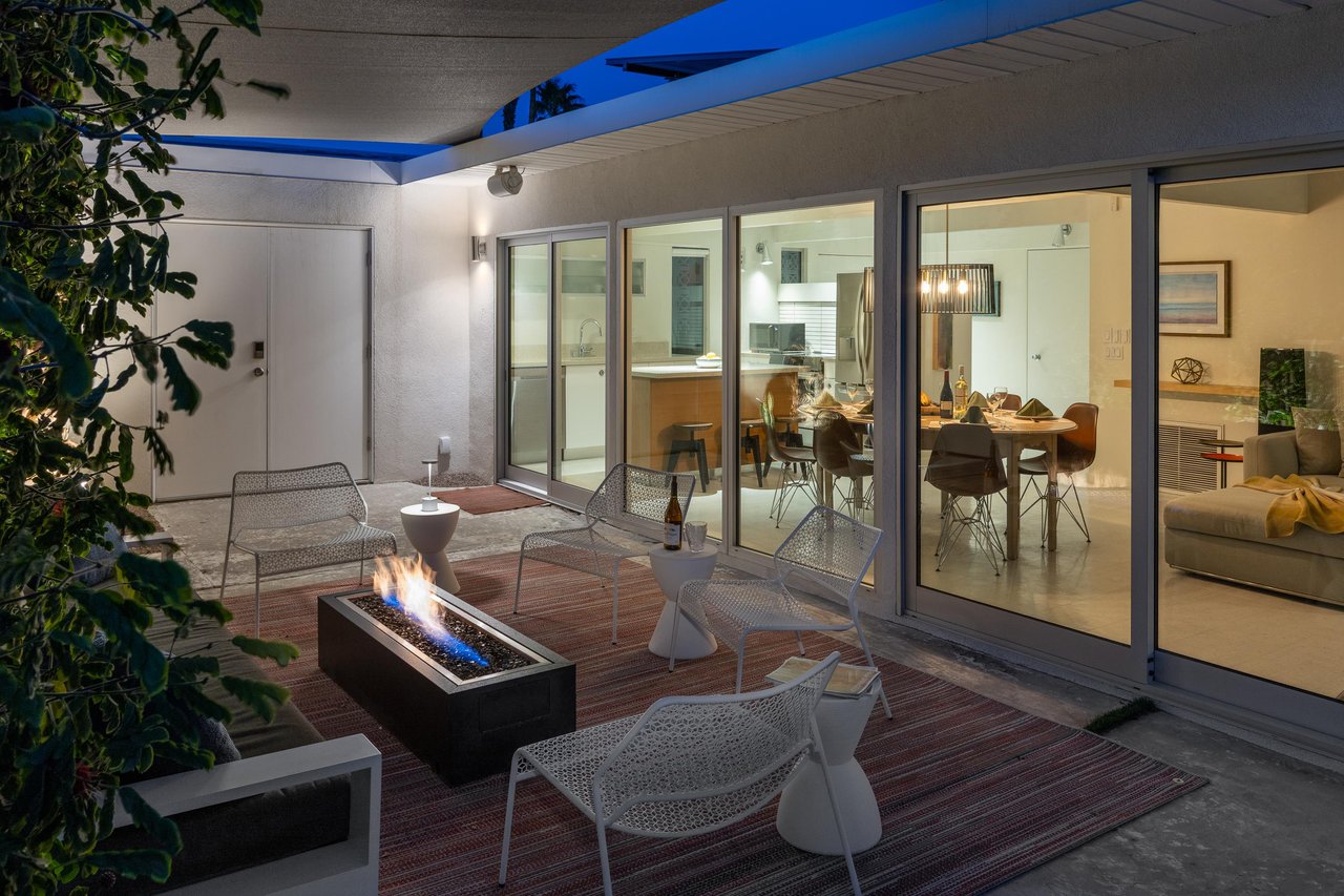 That indoor outdoor feeling of Palm Springs