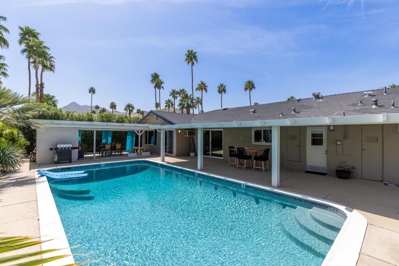 Easy step in gorgeous pool