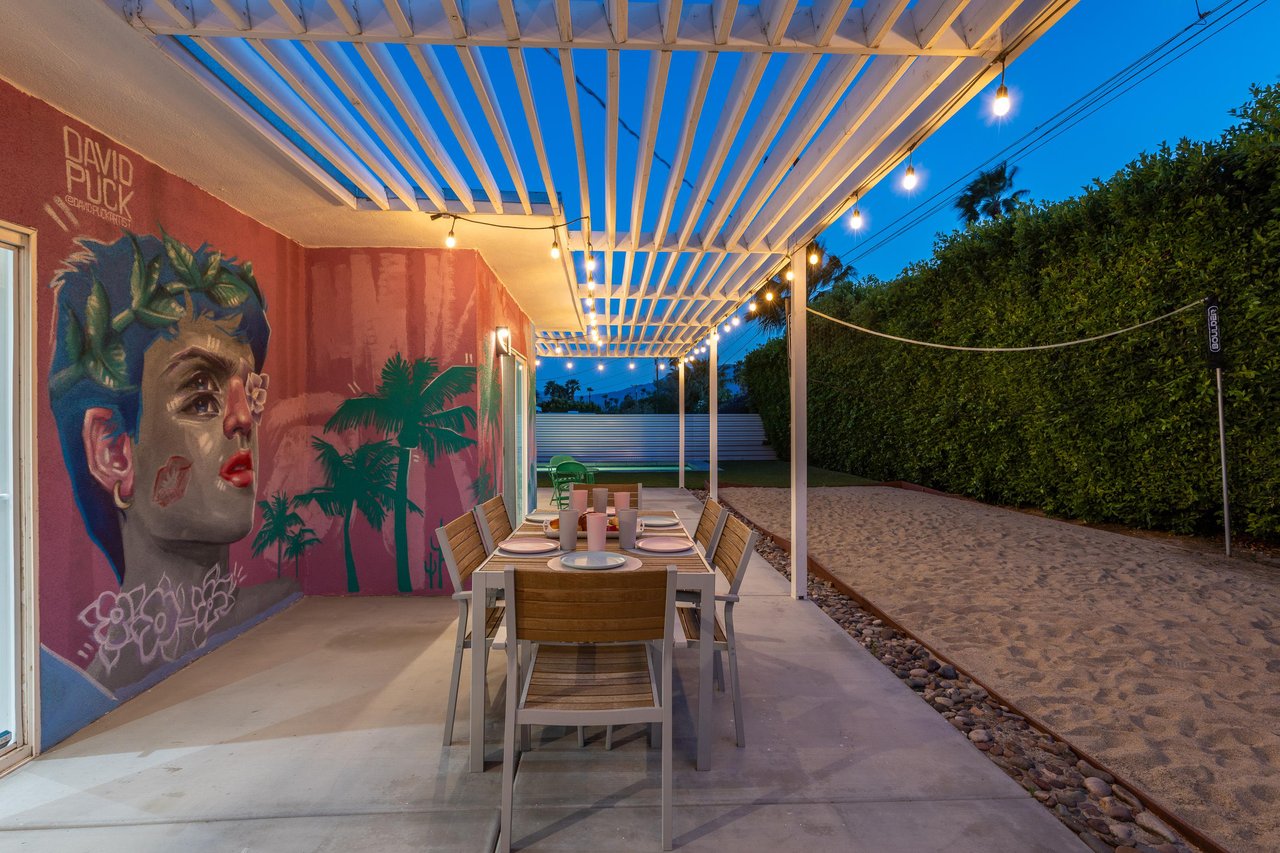 Al fresco dining with gorgeous mural art