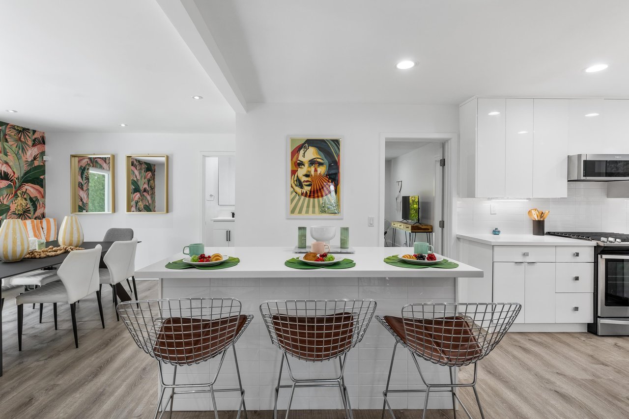 Amazing flow between living room and kitchen areas