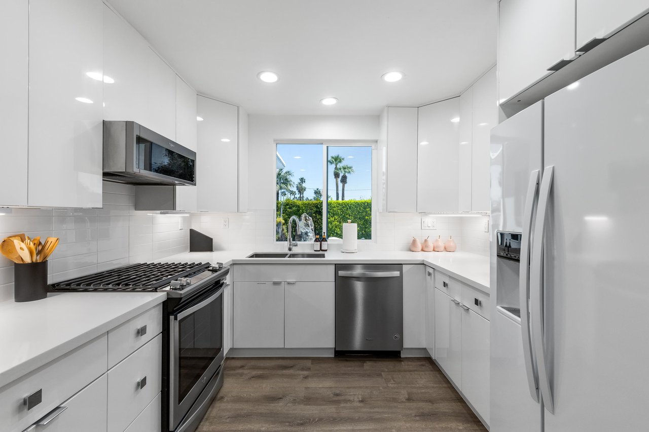 Modern design kitchen with all of the bells and whistles