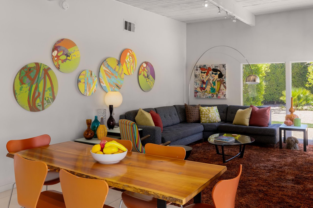 Dining space for up 6