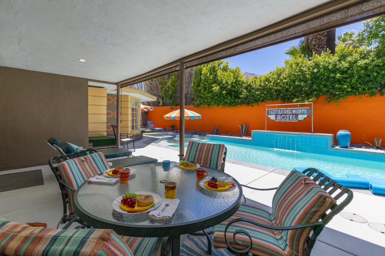 Covered al fresco dining for four