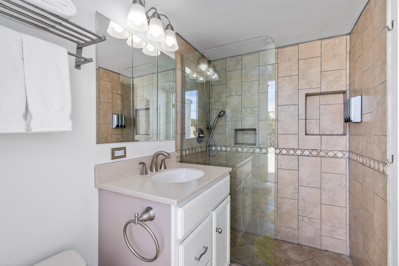 Primary en suite bath