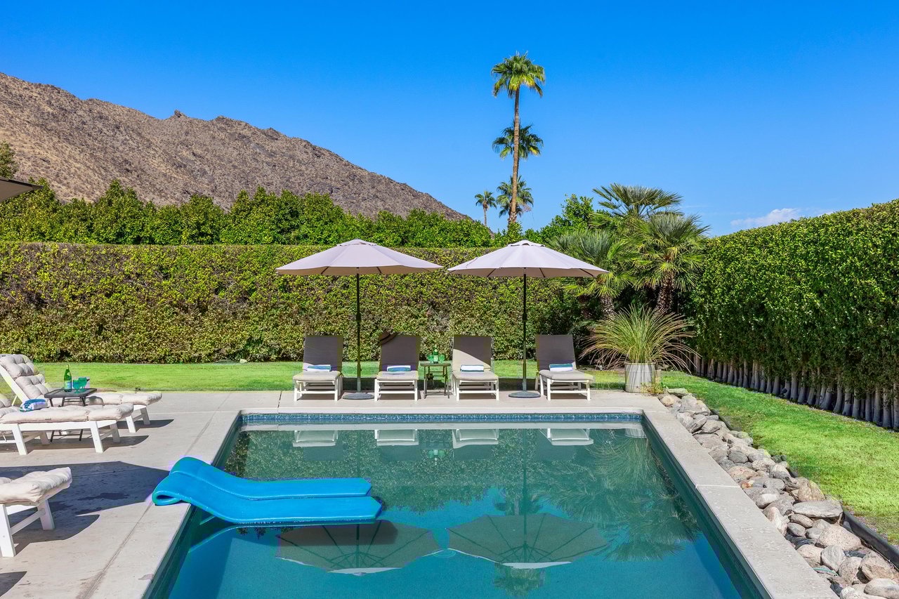 Shaded pool loungers