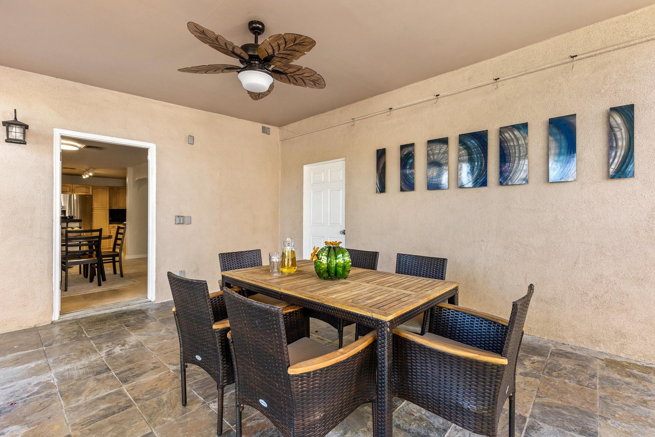 Outdoor al fresco dining for 6