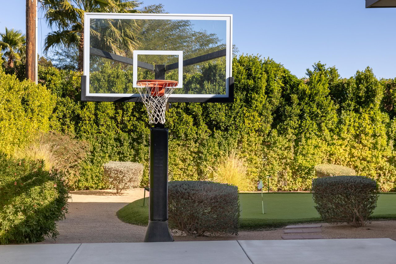 Play 1 on 1 or gather the troupes for a hallcourt basketball game