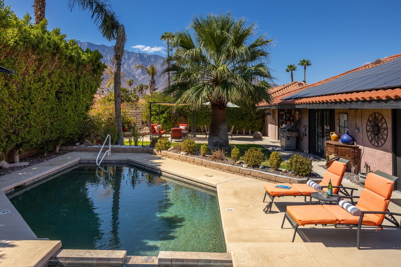 Gorgeous poolside oasis