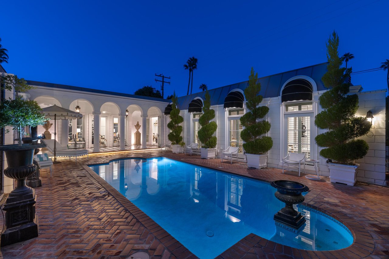 Gorgeous landscaping and pool lighting