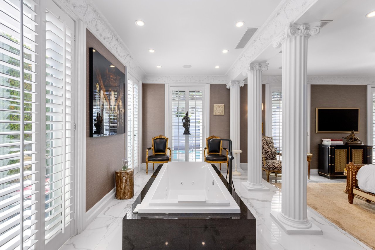 Primary bedroom Jacuzzi bathroom