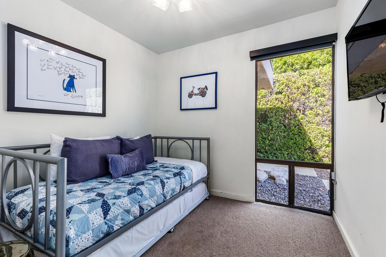 Bonus Room with Trundle Bed