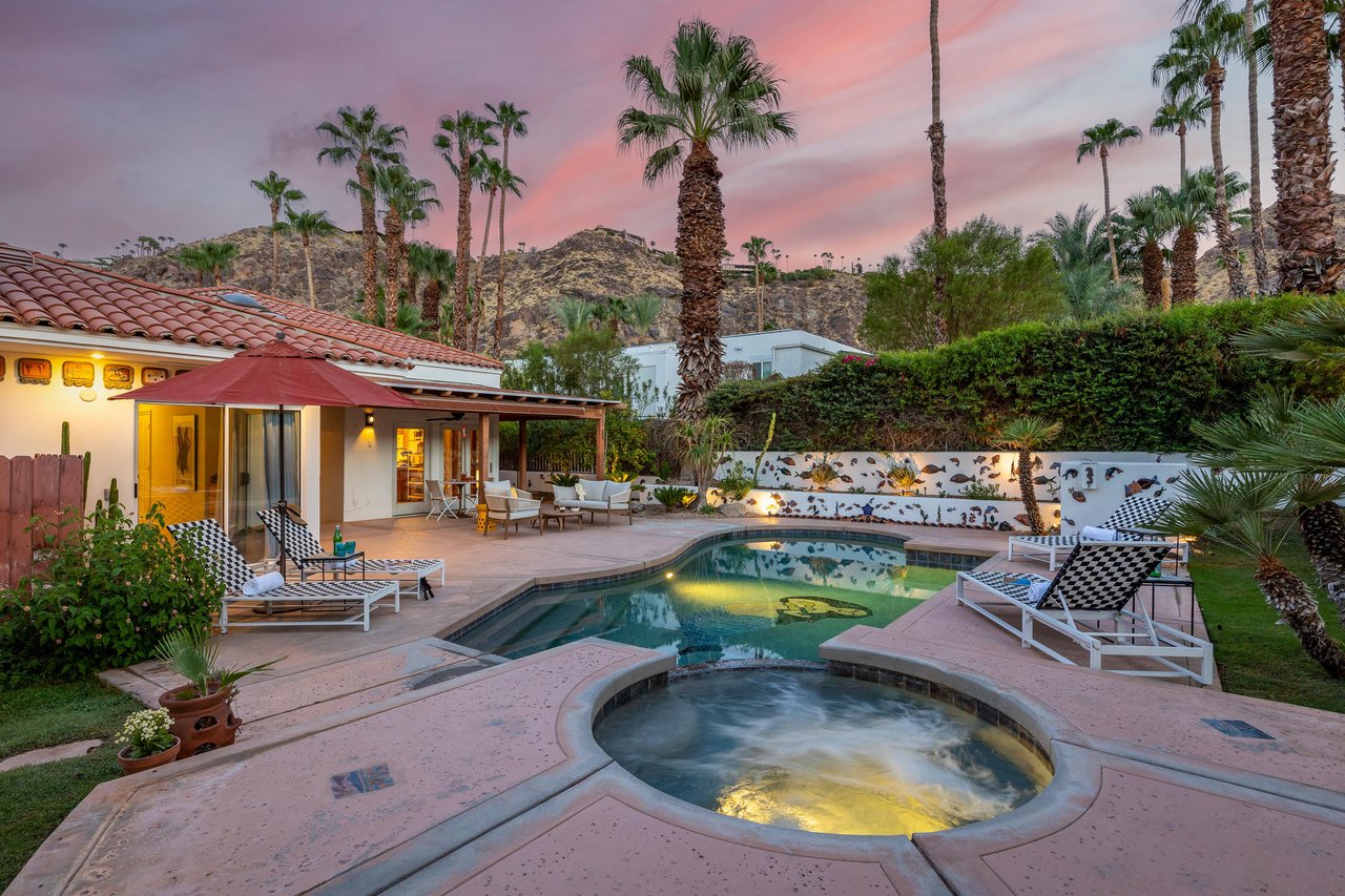 Relax in the jacuzzi