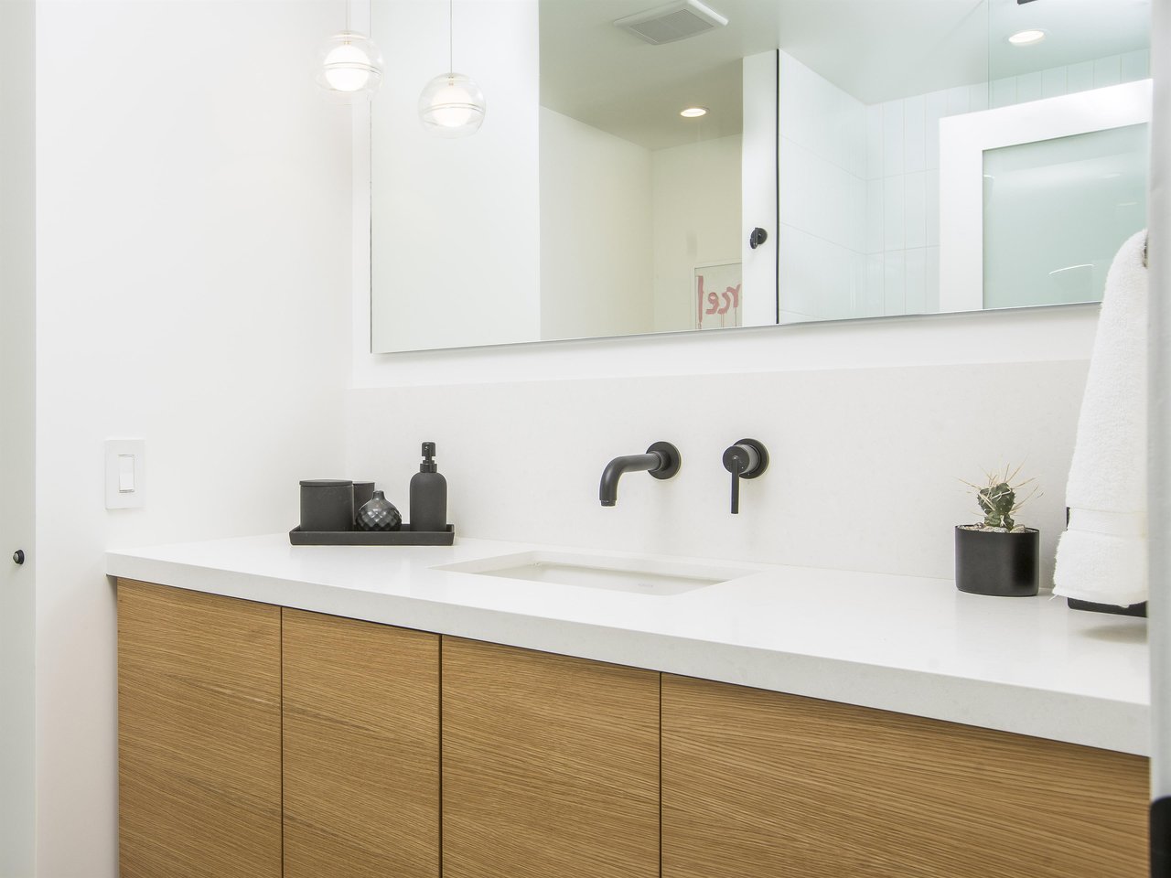 Luxurious bathroom fixtures