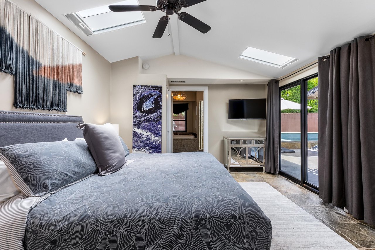Relaxing guest bedroom
