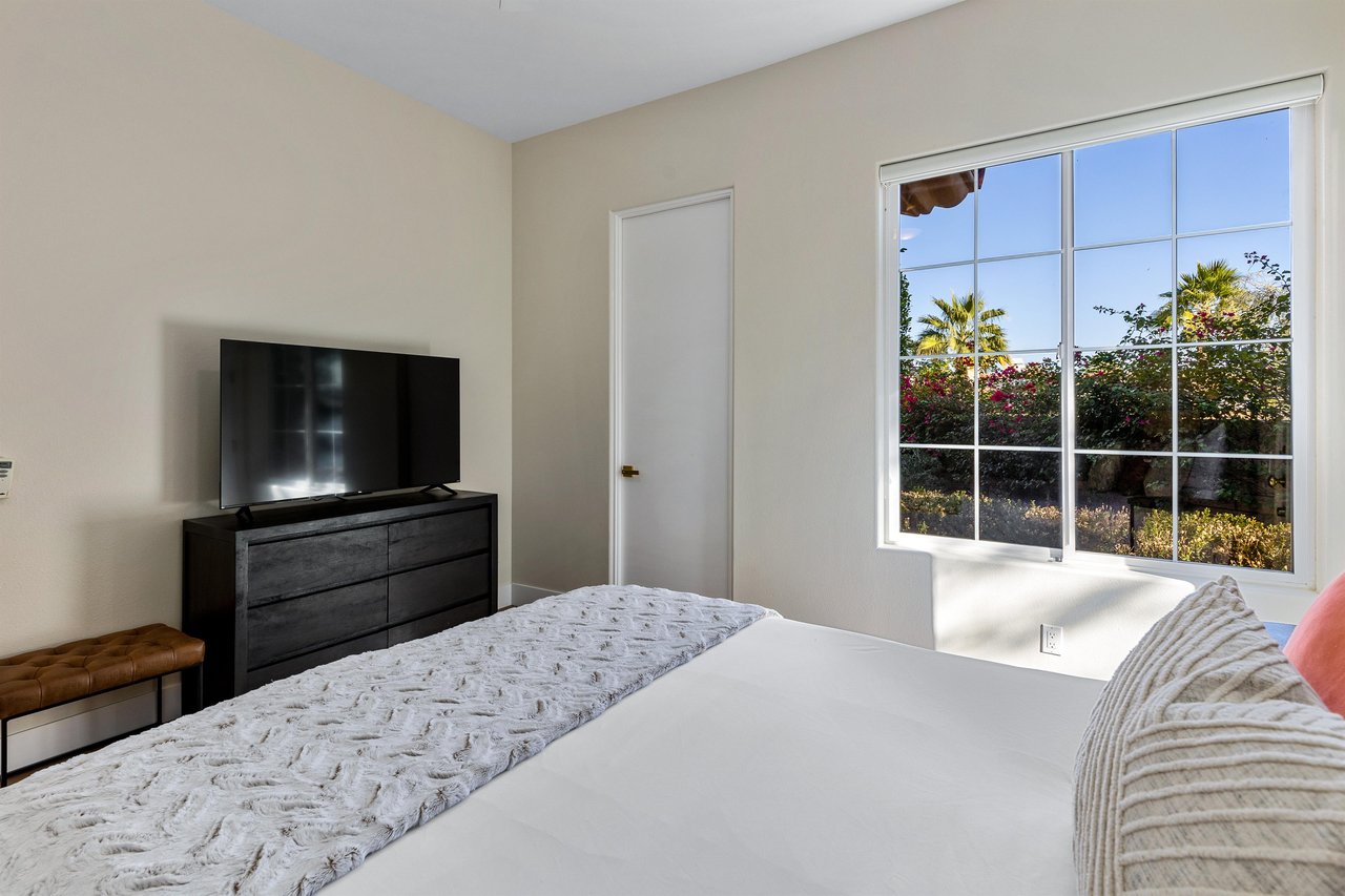 Relaxing guest bedroom