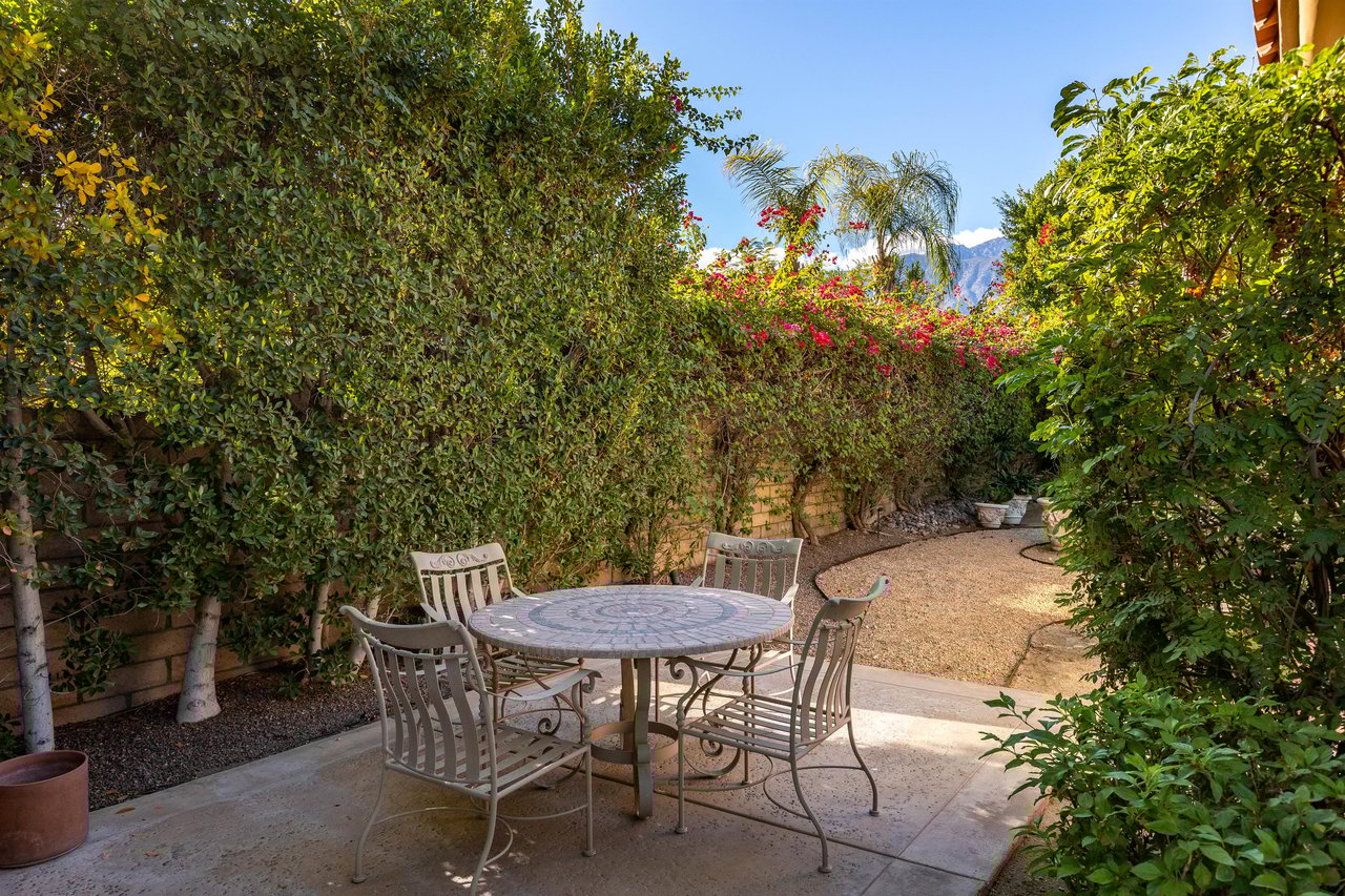 Private outdoor dining