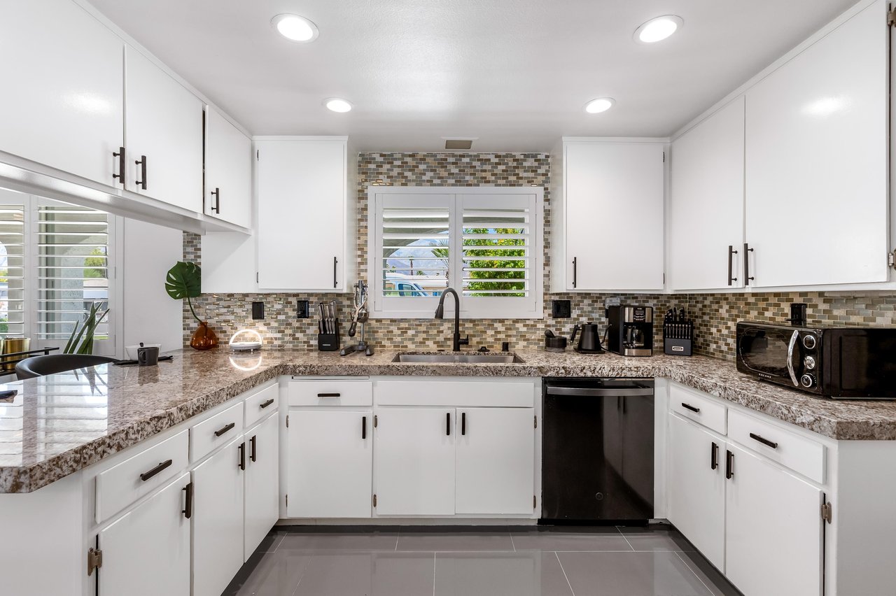 Lots of kitchen counter space