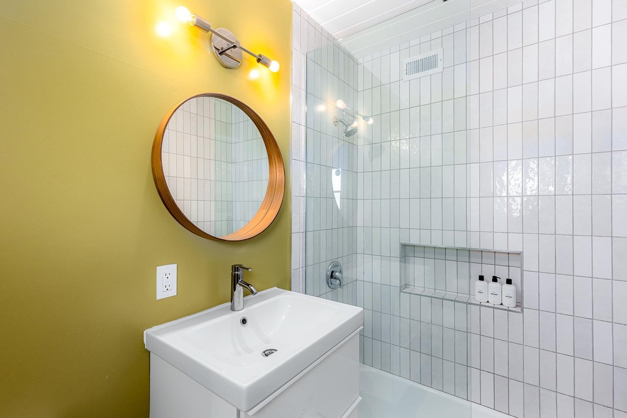 Primary en suite bath