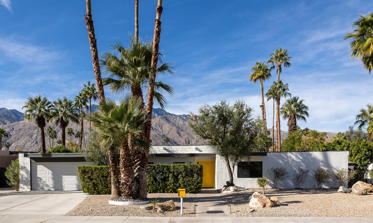 Welcome to Poolside Gossip