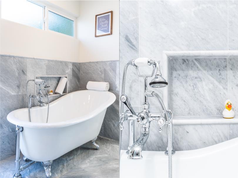 Ensuite bath with a soaking tub