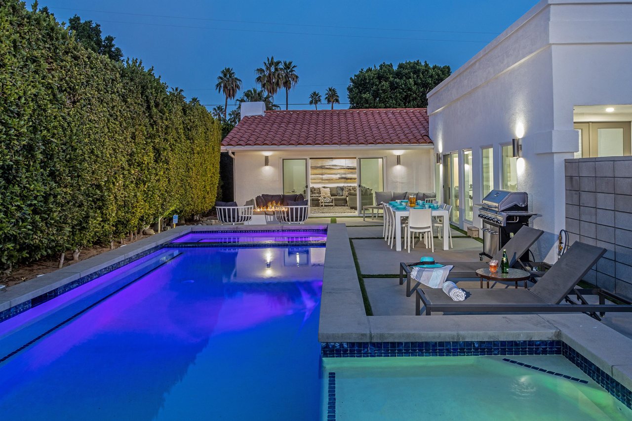 The large pool with integrated spa is fabulous