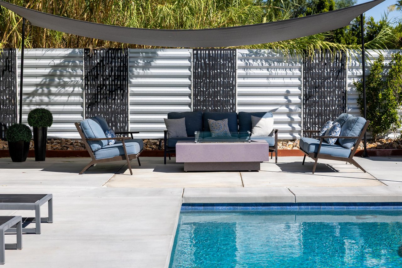 Tons of outdoor lounge areas