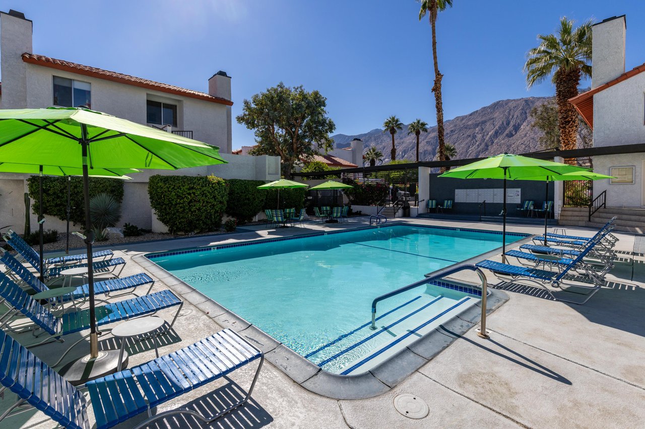 Enjoy the day at the Pool