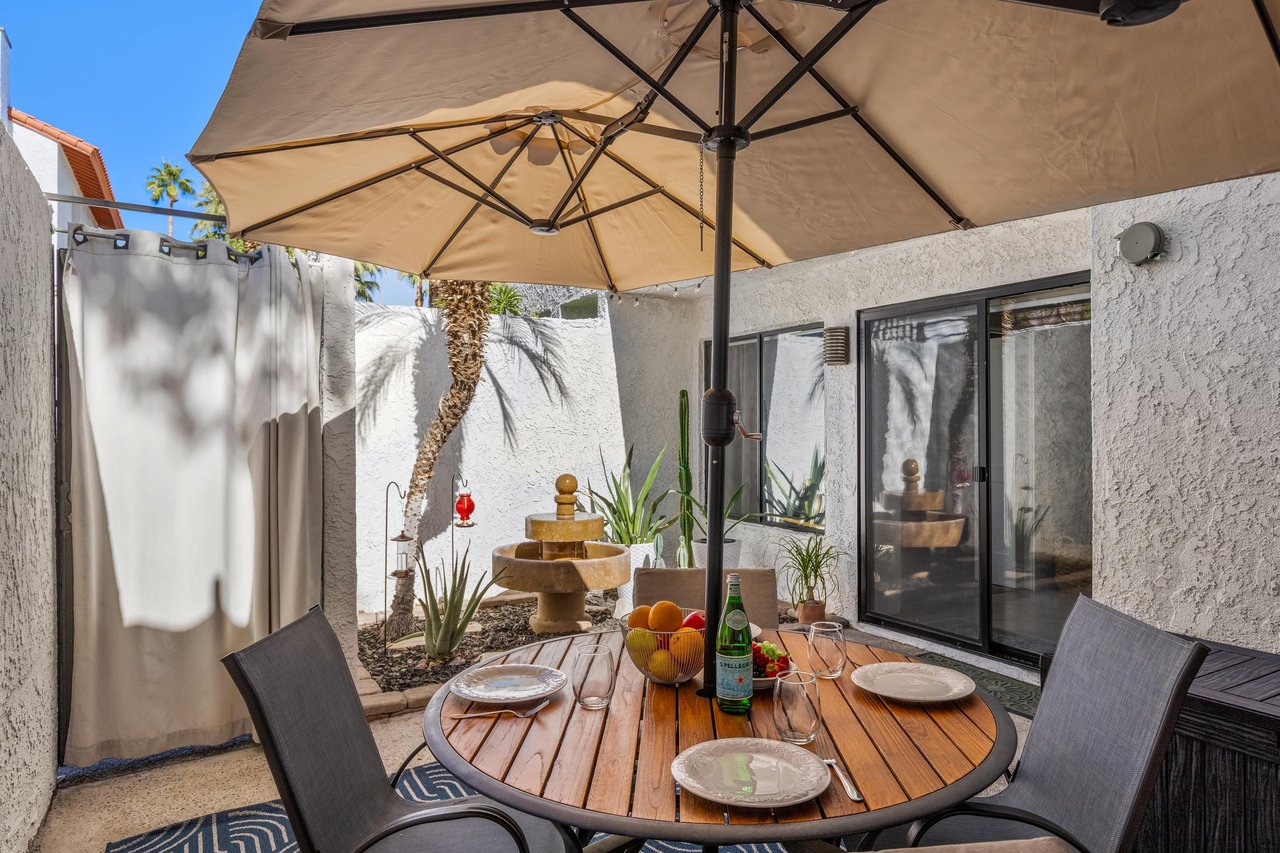 Covered al fresco dining on the patio