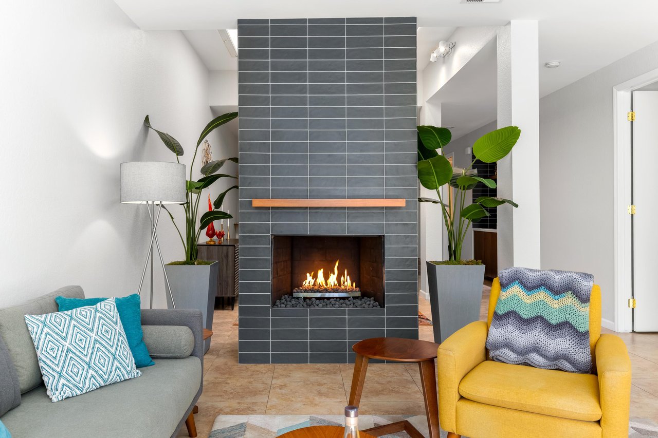 Gorgeous comfy fireplace