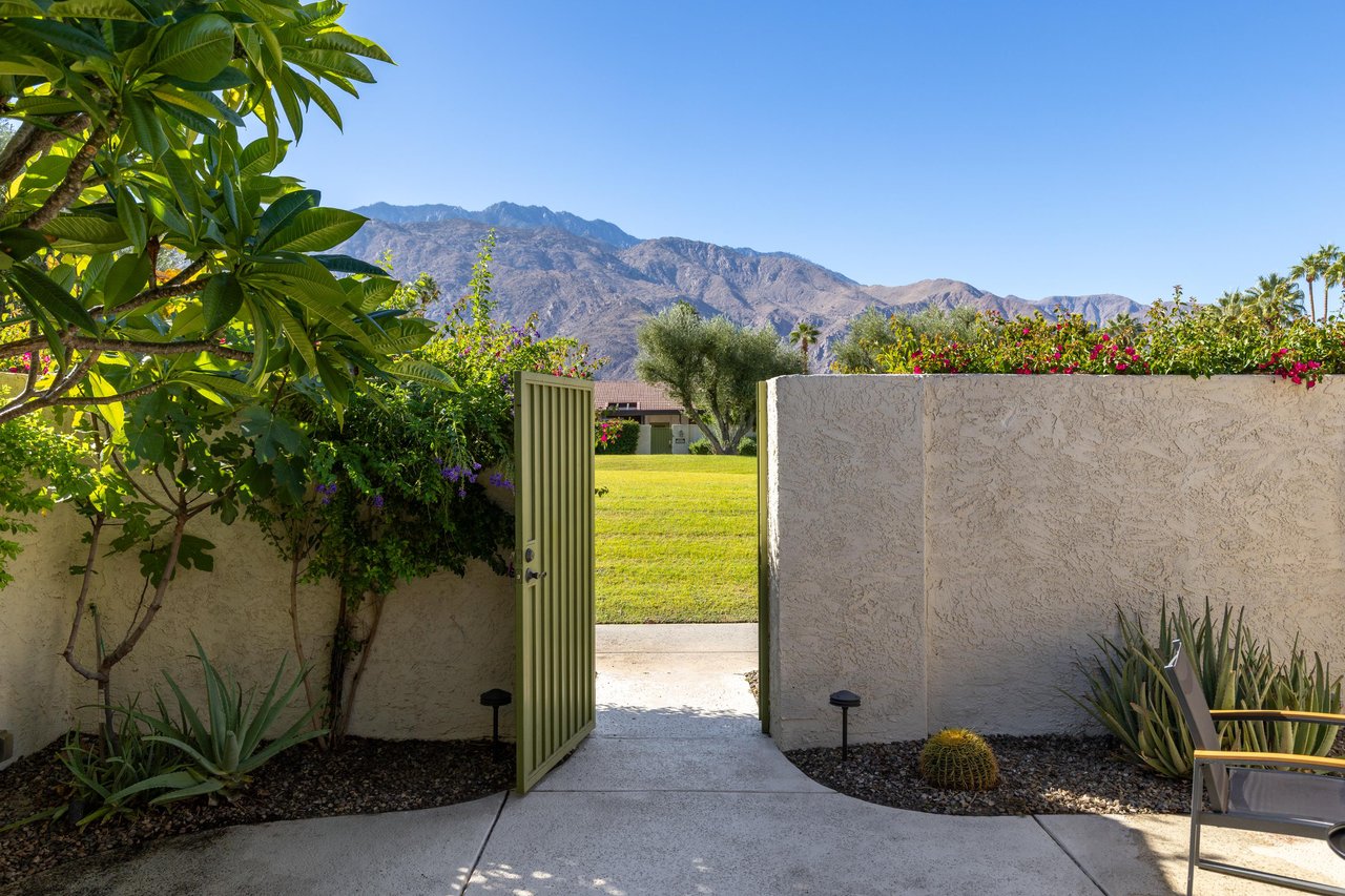 Access to the community grounds from the patio