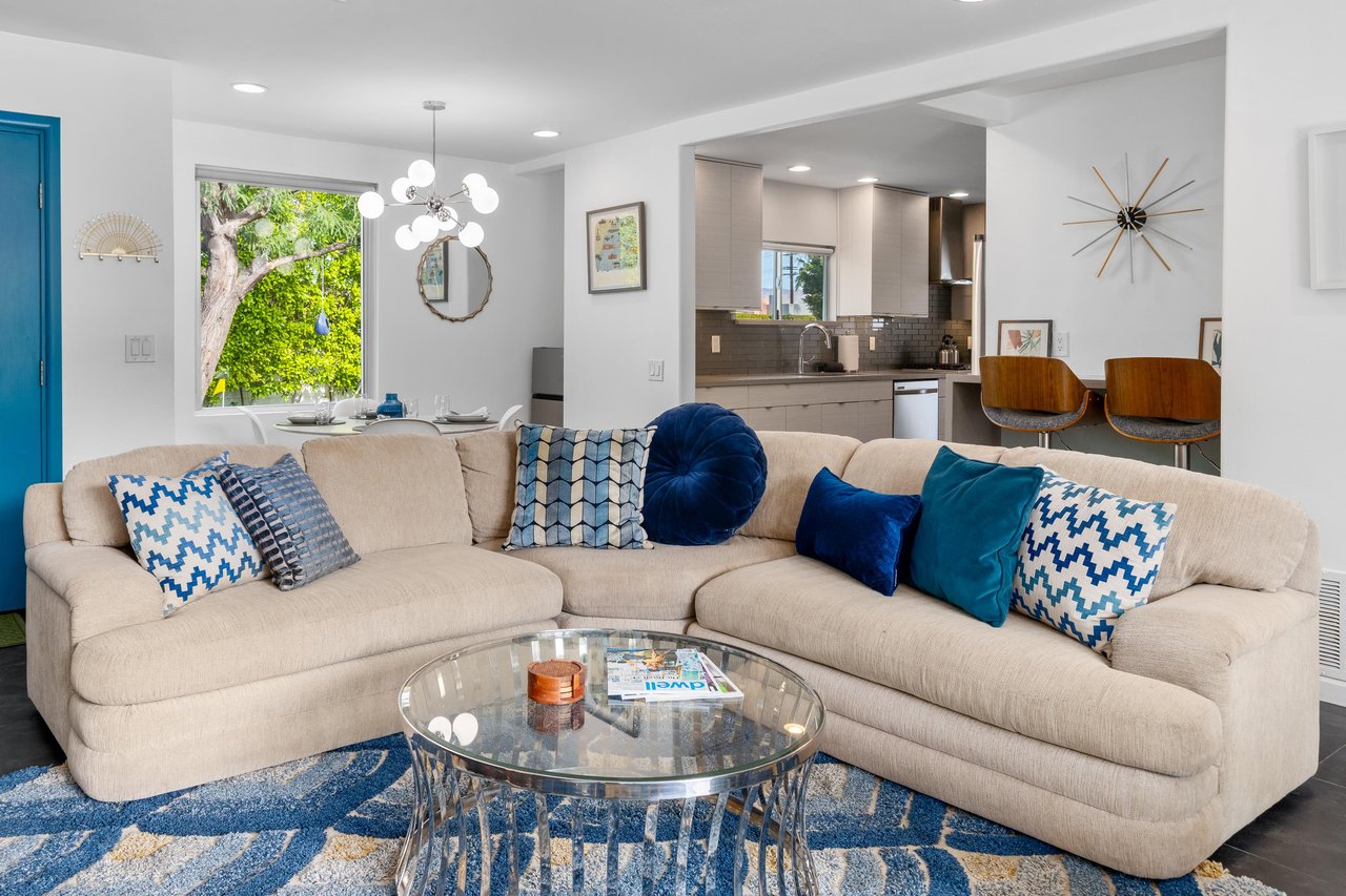 Spacious living room