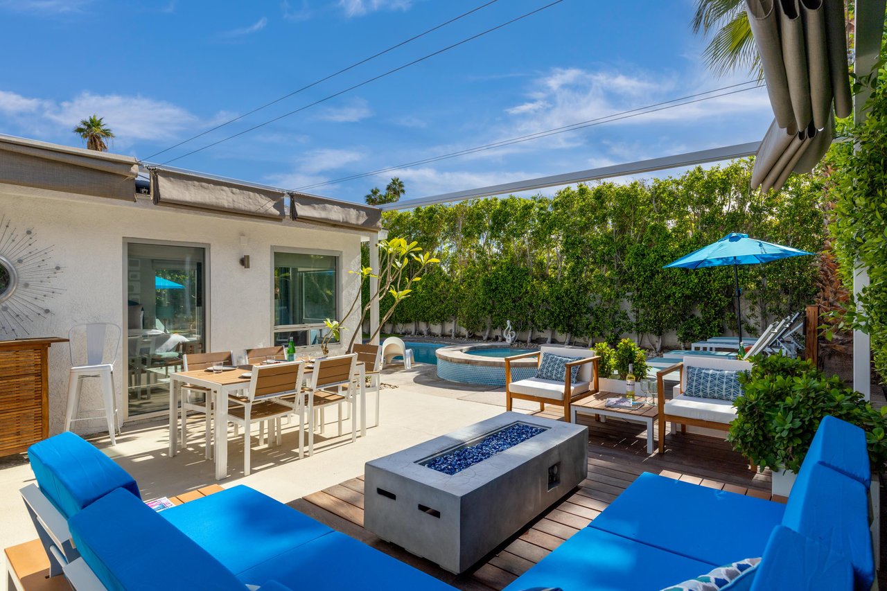 Comfy outdoor lounge furniture