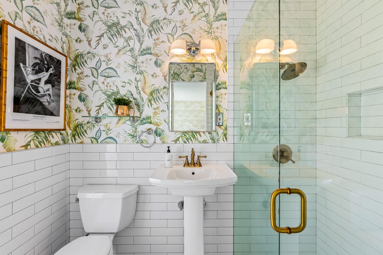 Ensuite bathroom with glass walkin shower