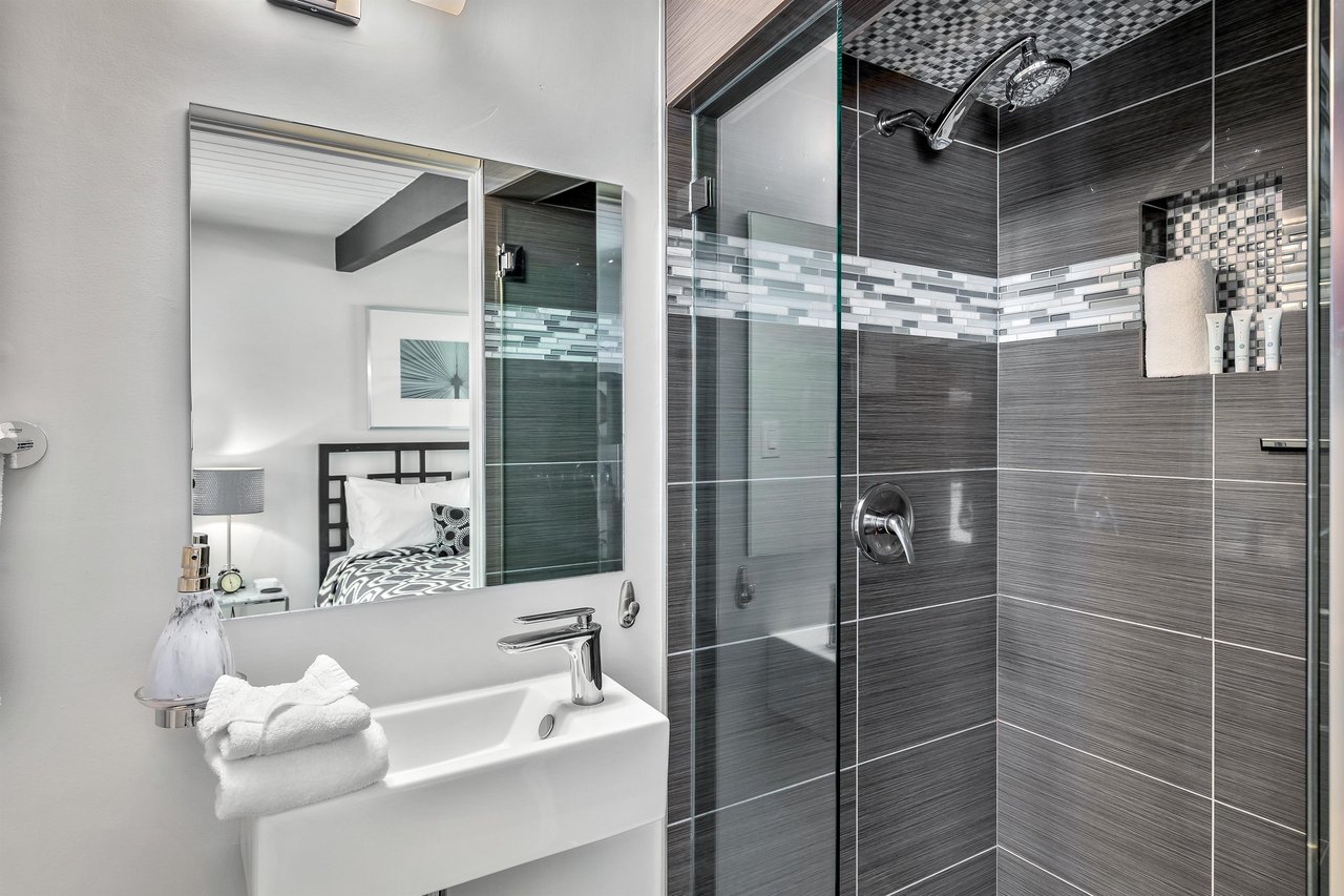 Glass walkin shower