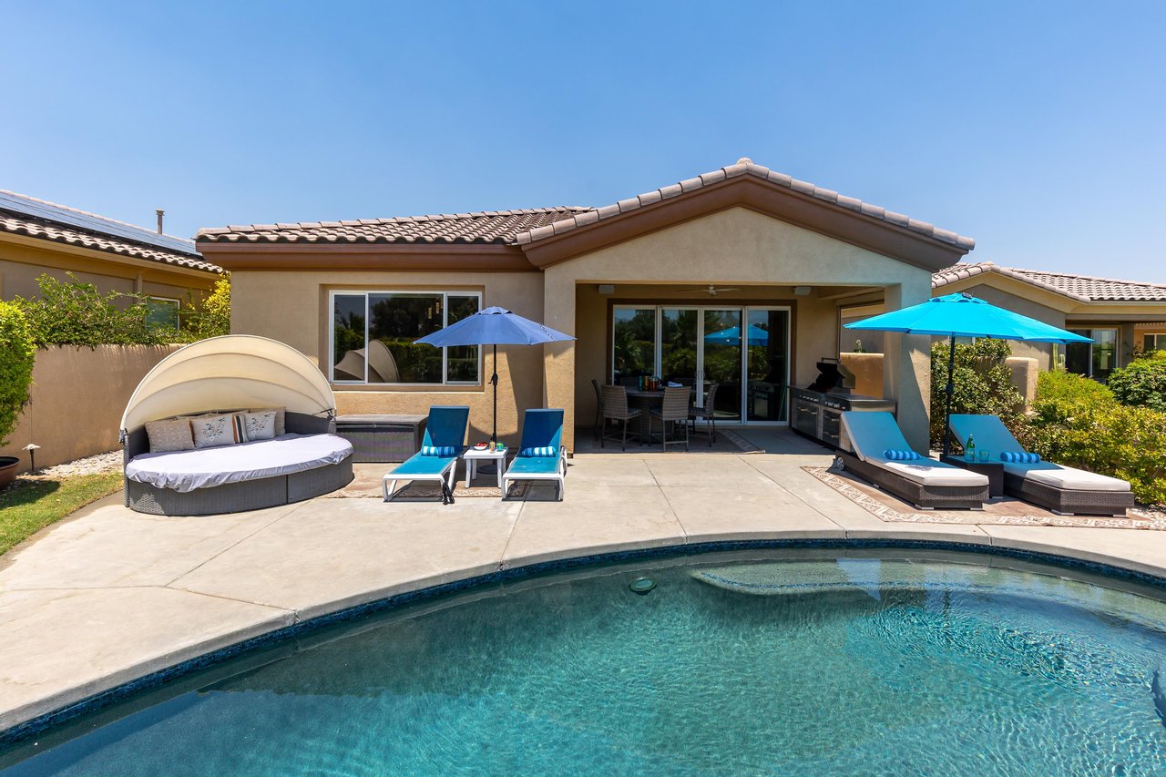 Tons of handout spaces in the private pool