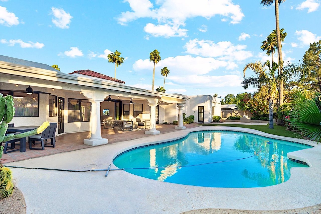 Private heated pool with fee Electric Heater