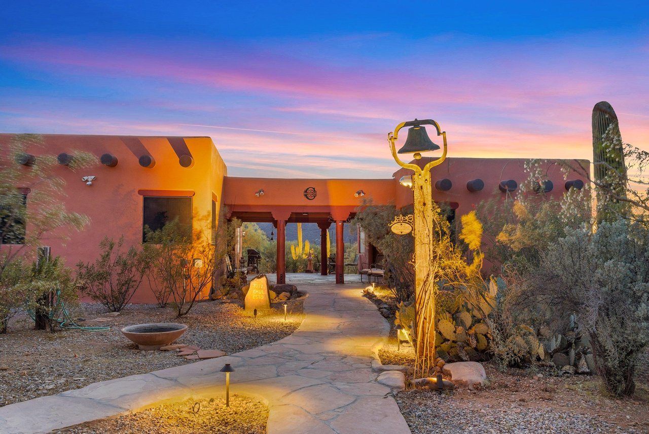 Main house 1 bedroom 1 bathroom and 2 Casitas 1 bedroom 1bathroom