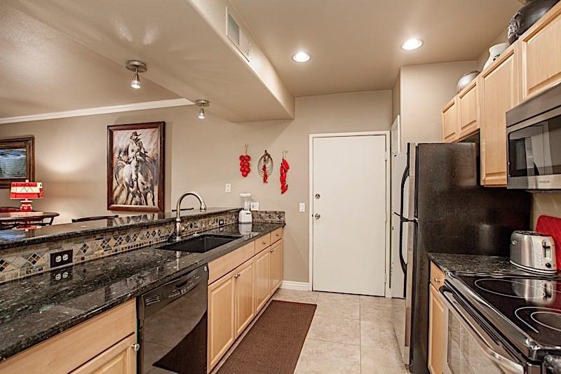 Upgraded Kitchen w large bar