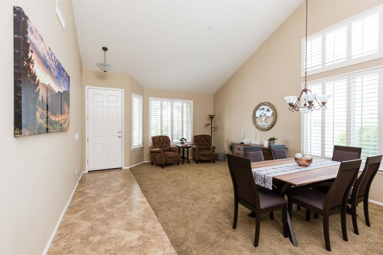 Front Entryway with reading nook
