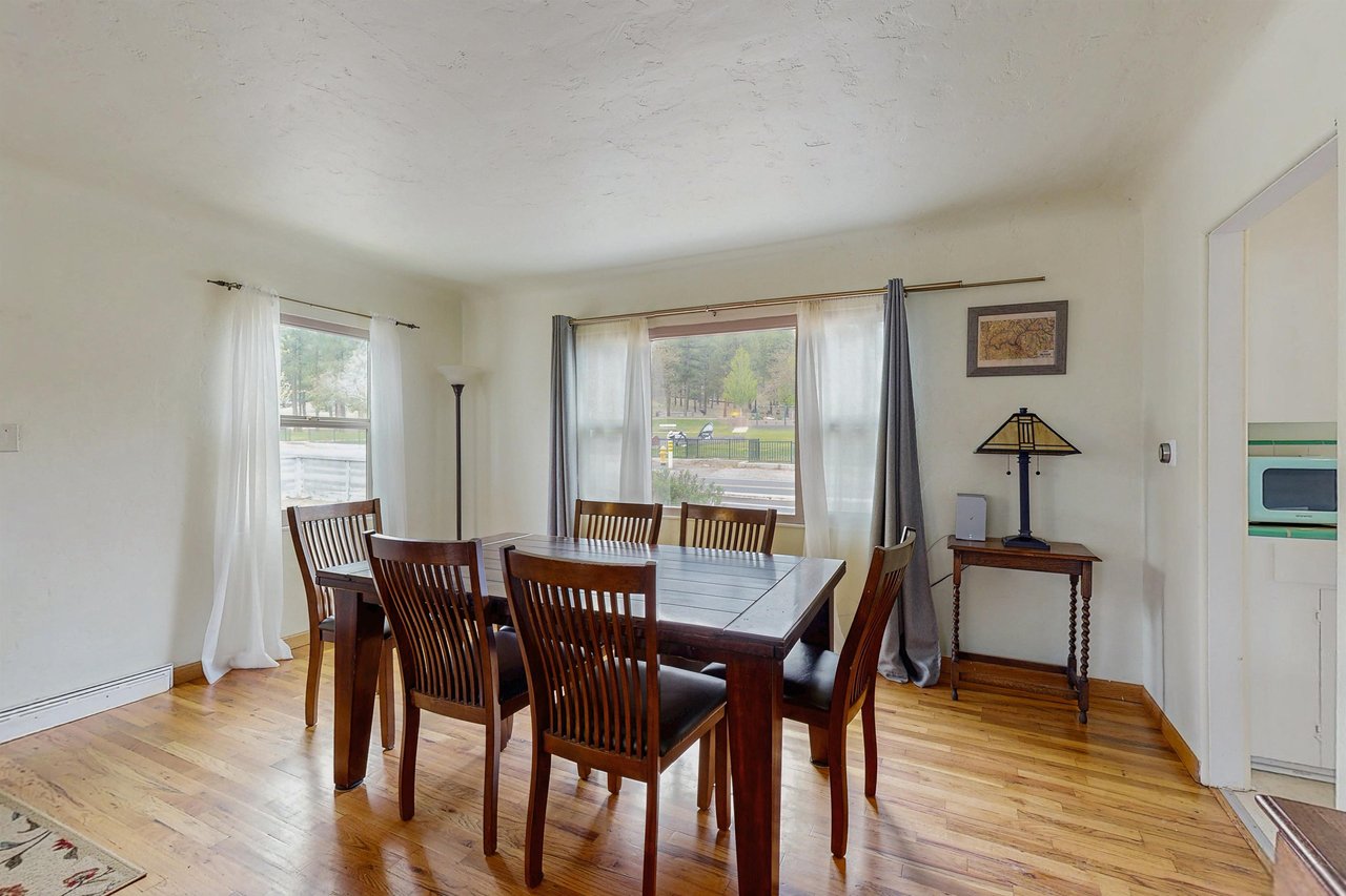 Dining table with seating for 6 guests.