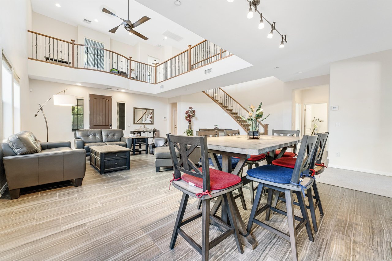 612243