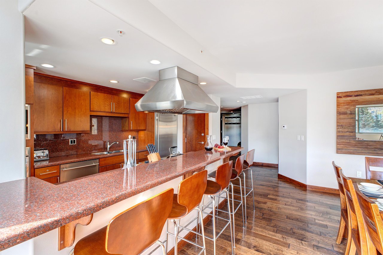 LOW402* | Park City Lodging