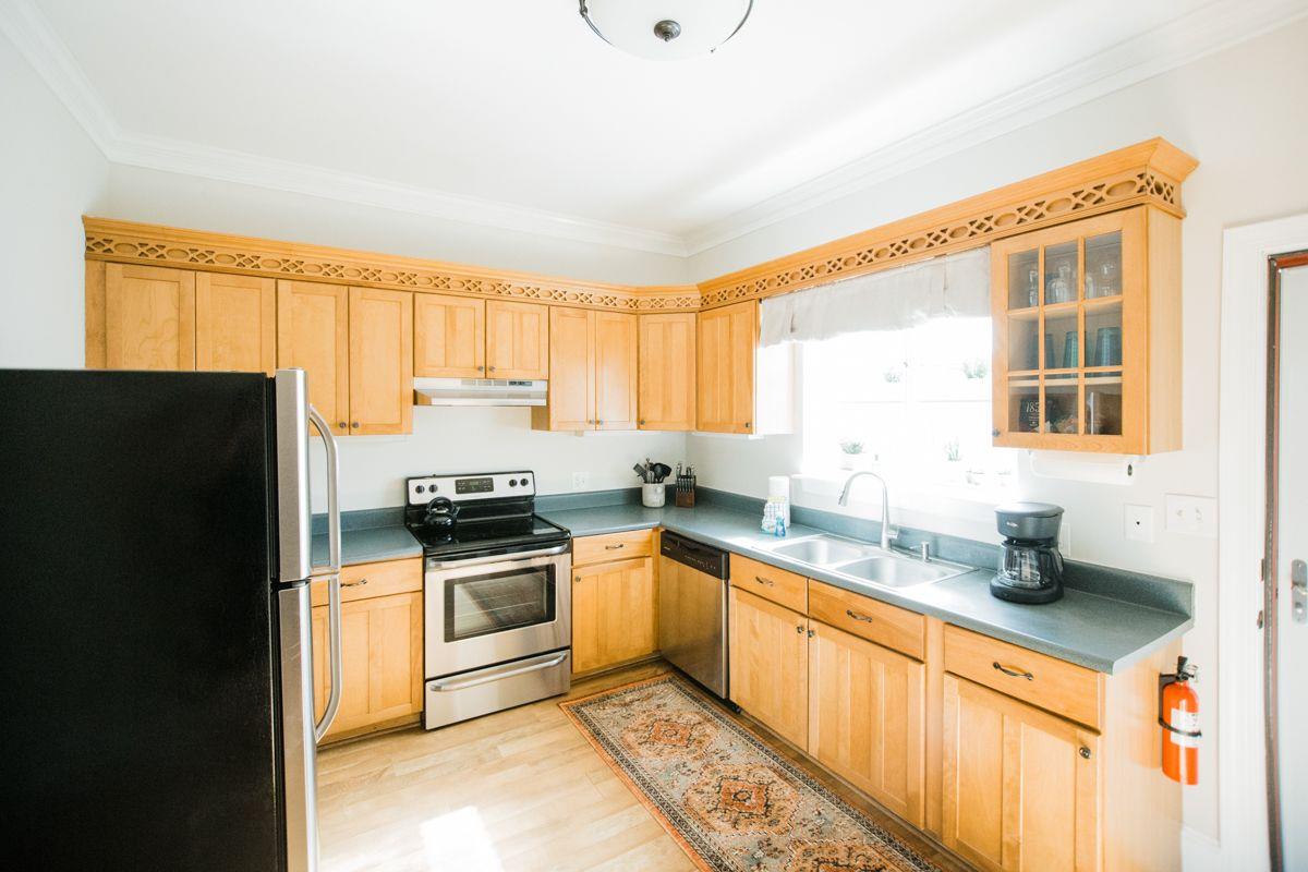 Plenty of space to prepare a home cooked meal.