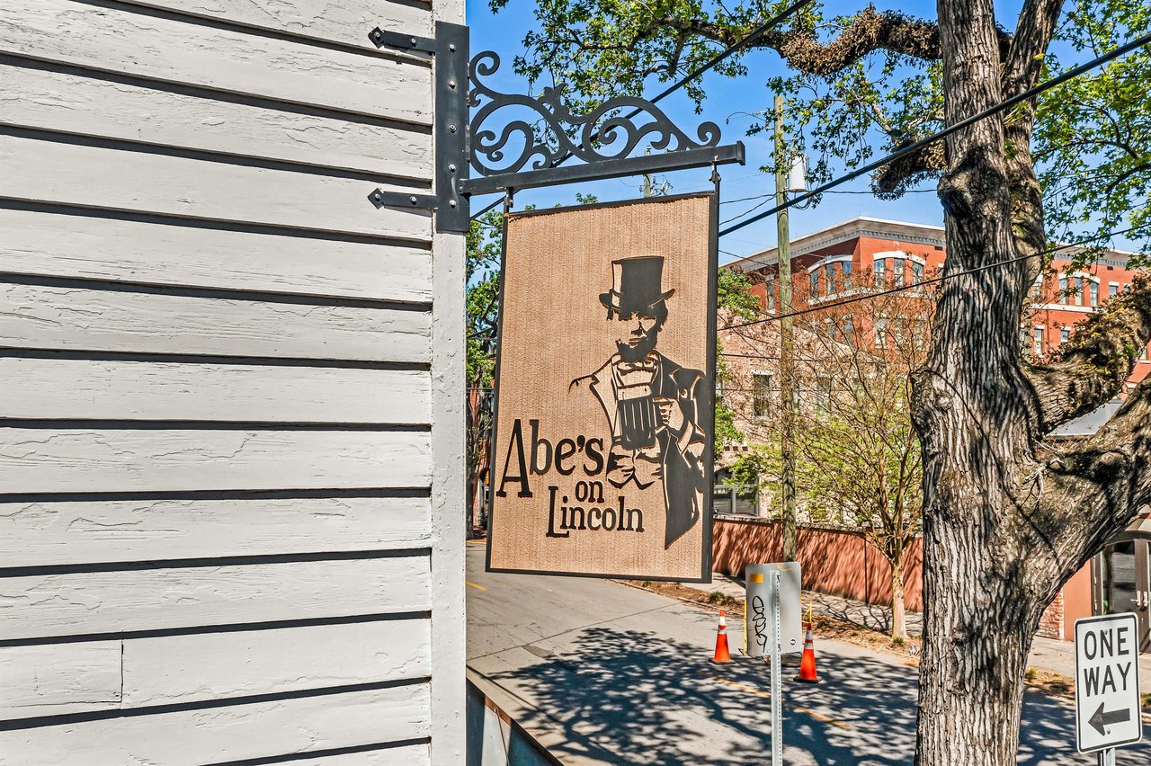 Located directly above Abes on Lincoln, one of the oldest running bars in Georgia.