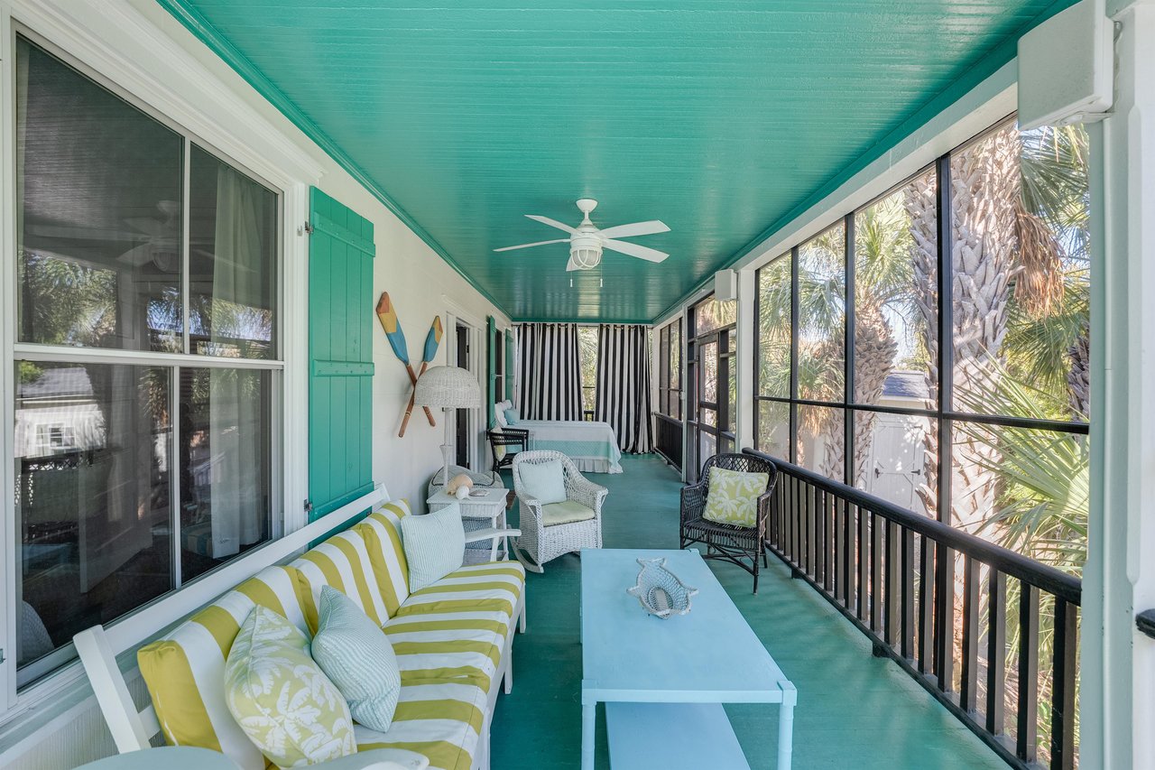 Screen porch to dream on
